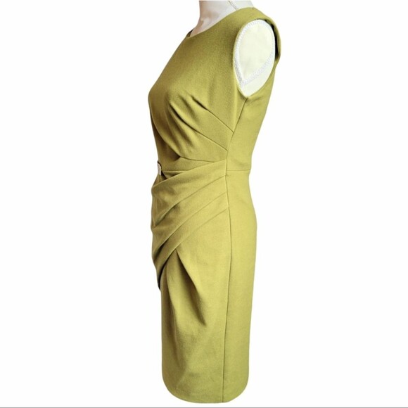 Julia Jordan green faux wrap cap sleeve dress with attached gold belt Size 4 - Picture 3 of 8